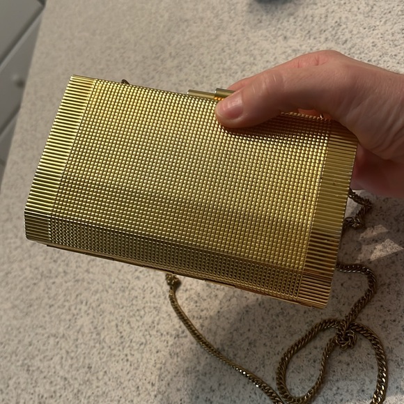 Vtg. Gold hard box purse with chain - Picture 9 of 12